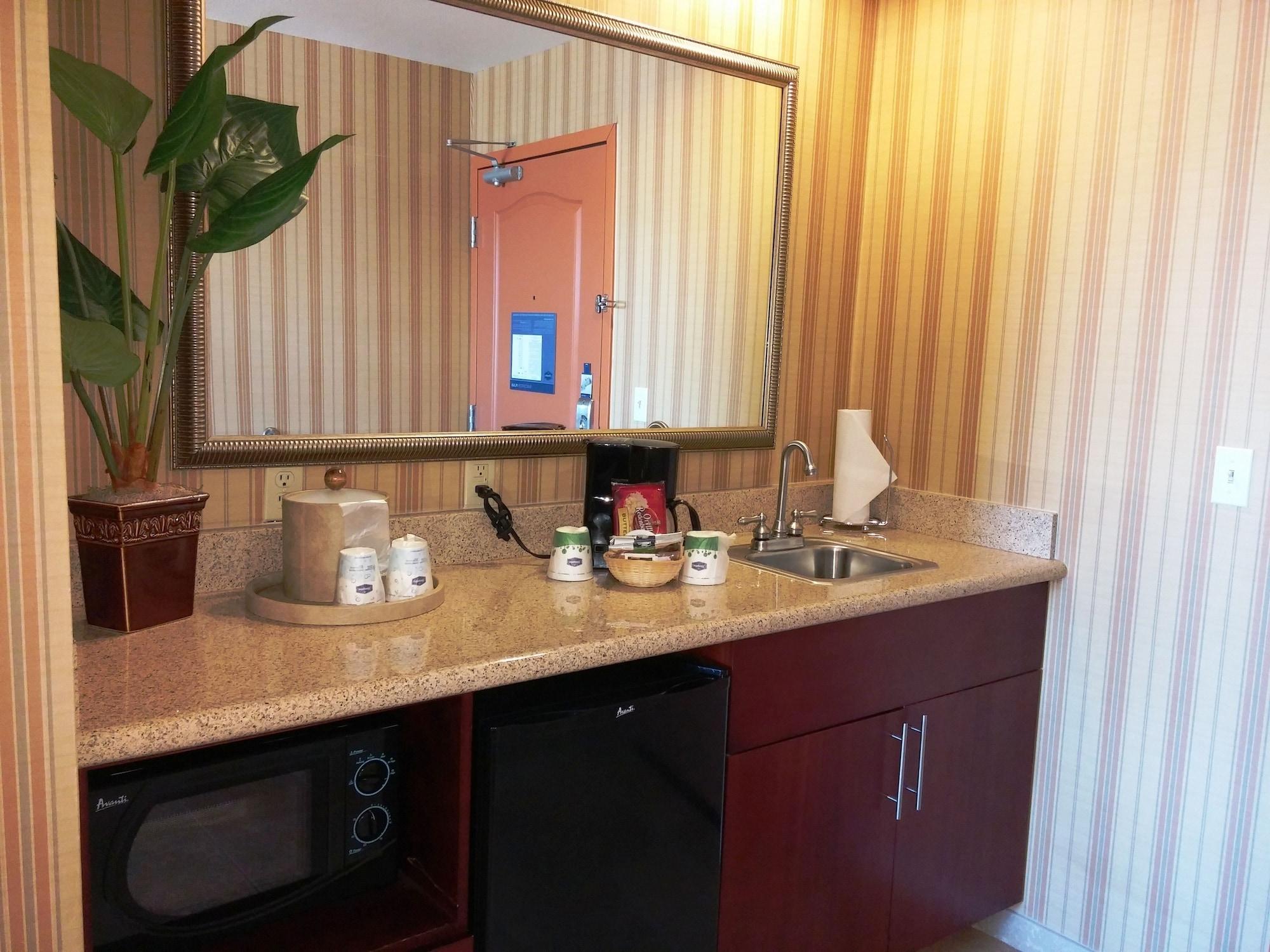 Hampton Inn & Suites Albuquerque-Coors Road Ngoại thất bức ảnh