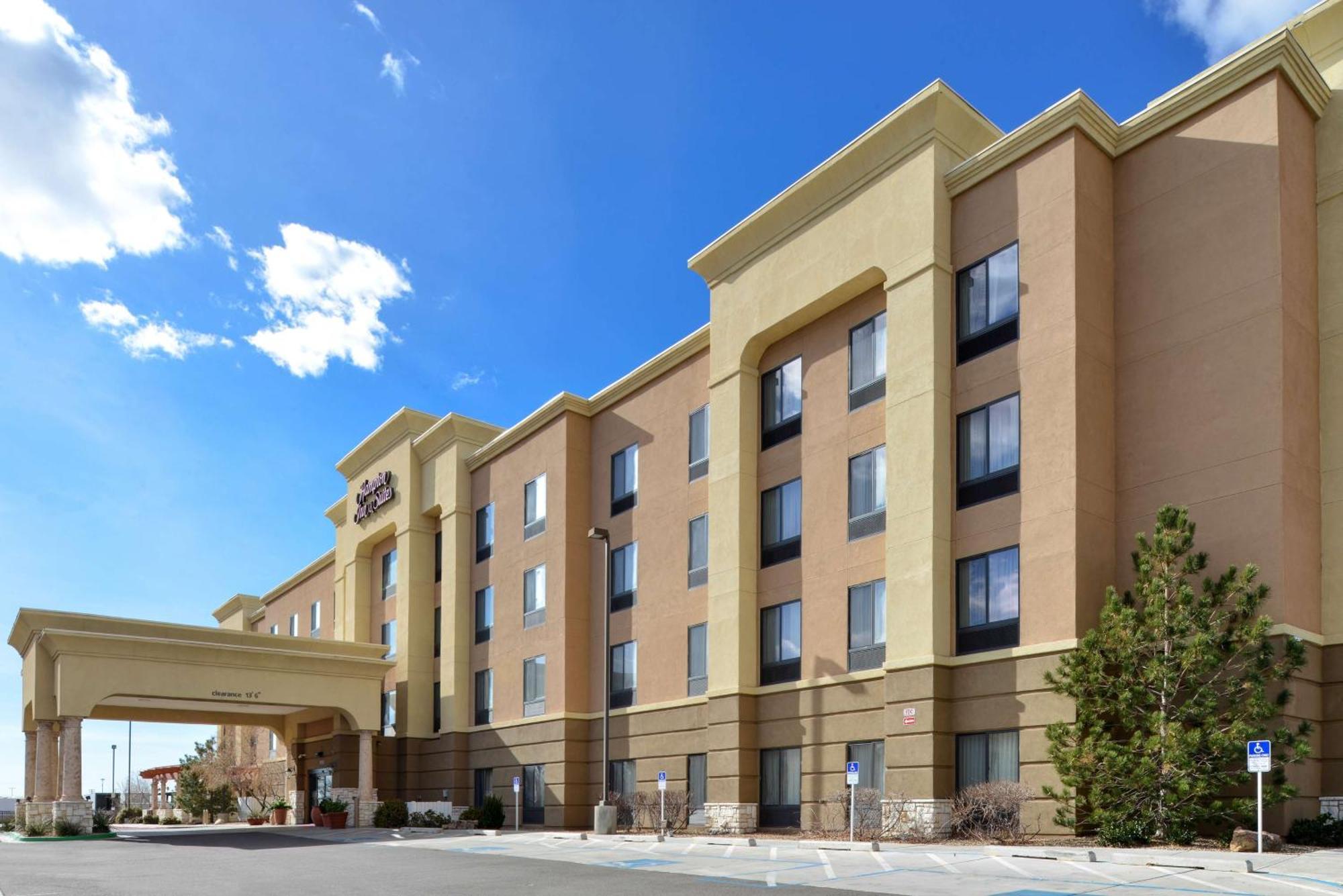 Hampton Inn & Suites Albuquerque-Coors Road Ngoại thất bức ảnh