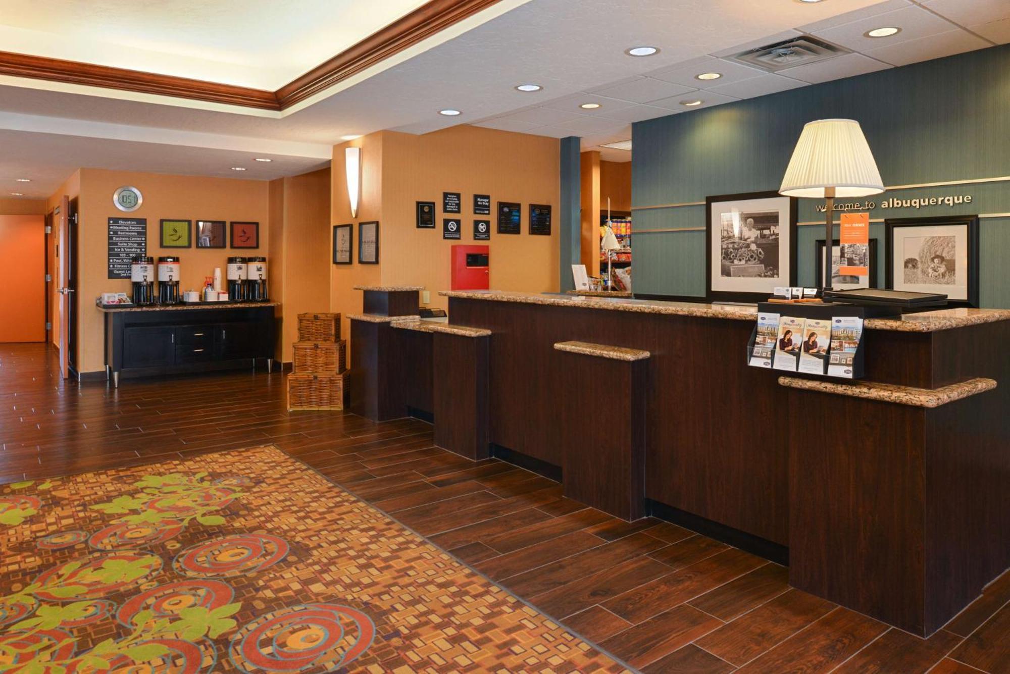 Hampton Inn & Suites Albuquerque-Coors Road Ngoại thất bức ảnh