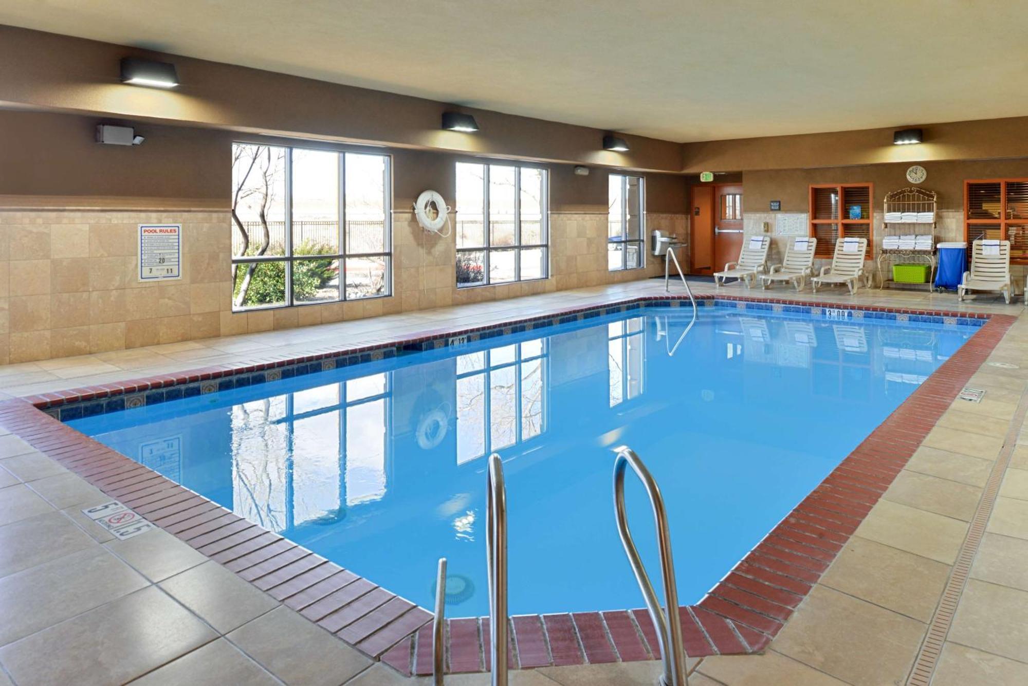 Hampton Inn & Suites Albuquerque-Coors Road Ngoại thất bức ảnh