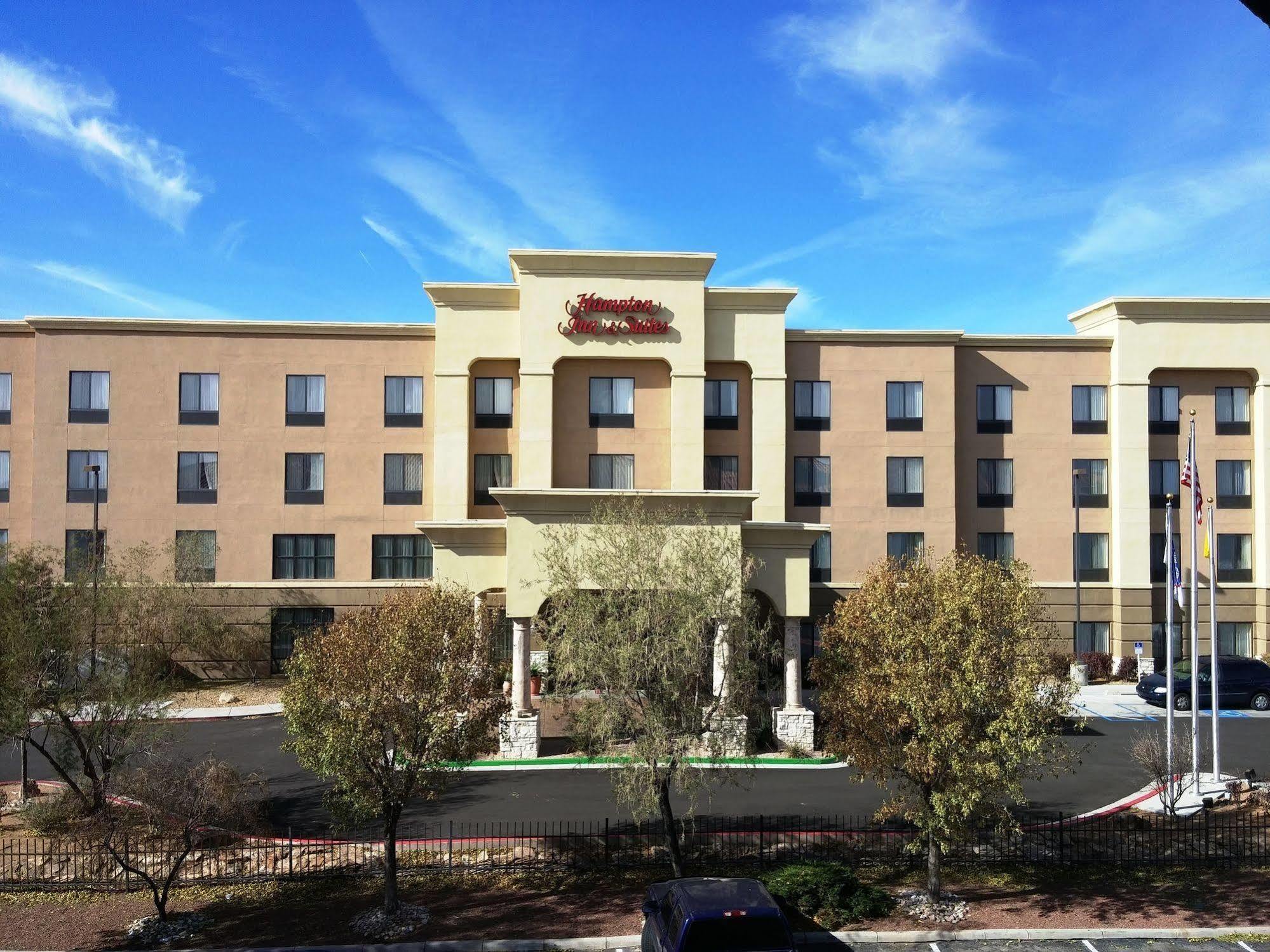 Hampton Inn & Suites Albuquerque-Coors Road Ngoại thất bức ảnh